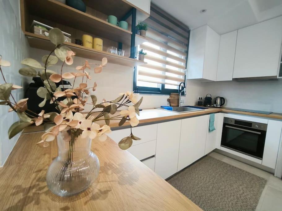 אתונה Floral Home 2 - 1St Floor Apt With Private Parking! מראה חיצוני תמונה